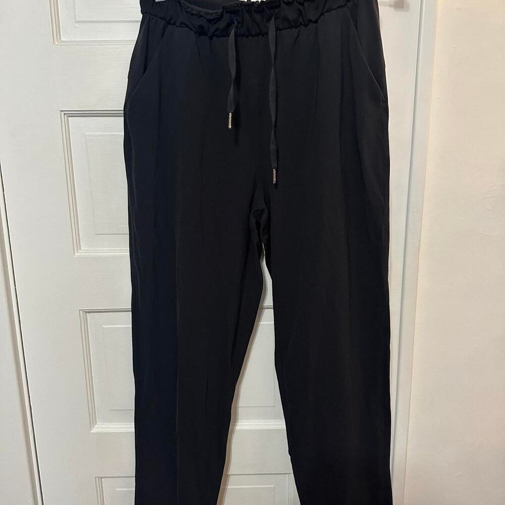 Lululemon black joggers